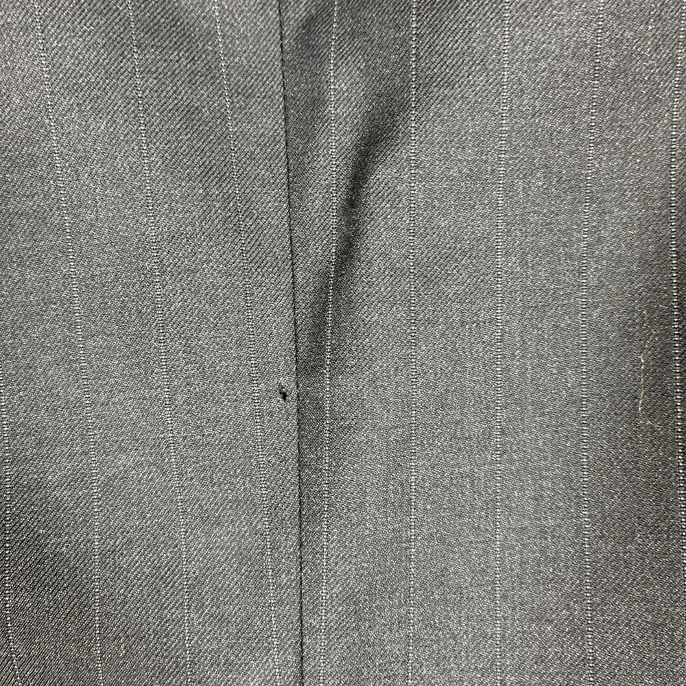 Jos. A Bank Men's Wool Charcoal Gray Pinstripe Suit 2 Piece 44R 38x33 Formal